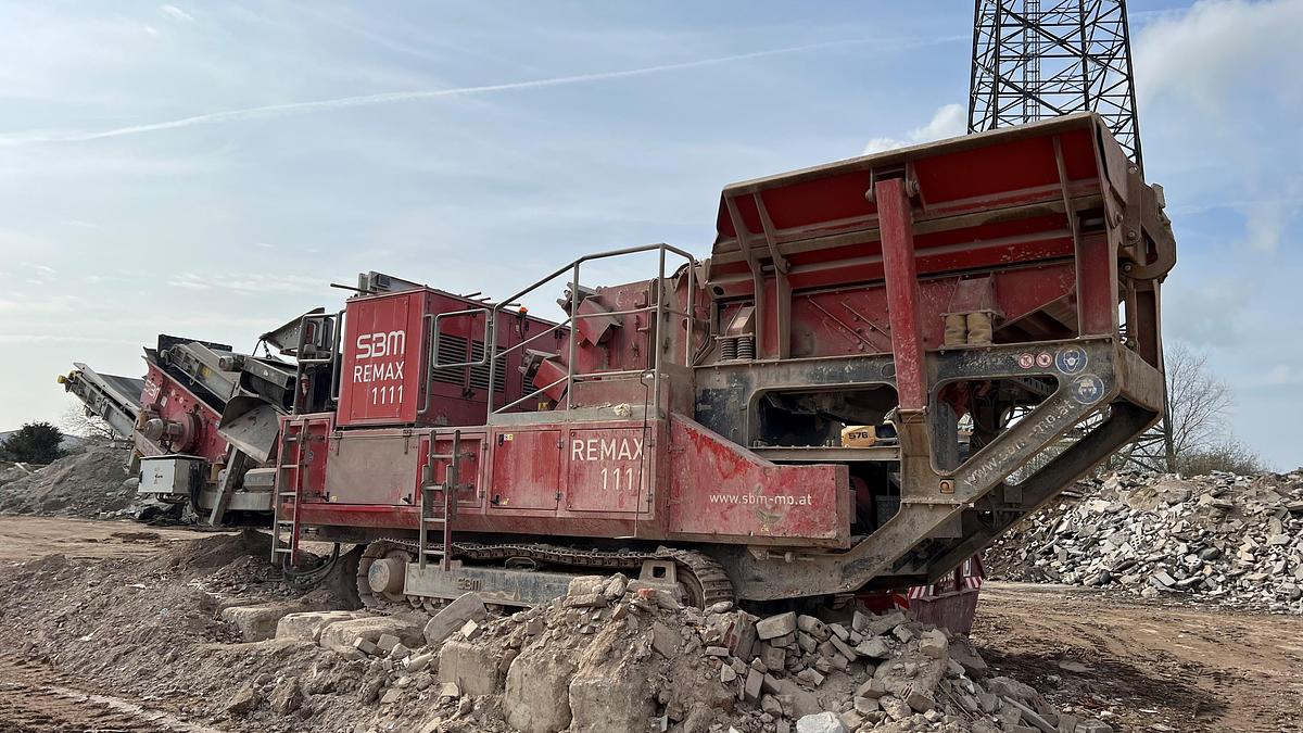 Used 2017 SBM Siebeinheit 12/301 Mobile Crushing  Plant