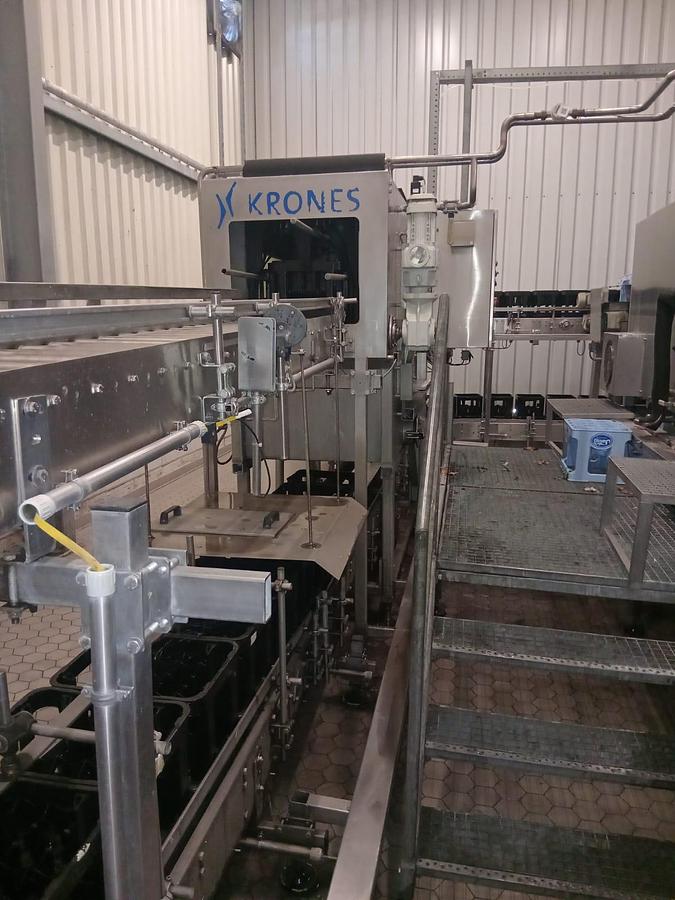 Used 2000 Krones Zierk PET crate washing system