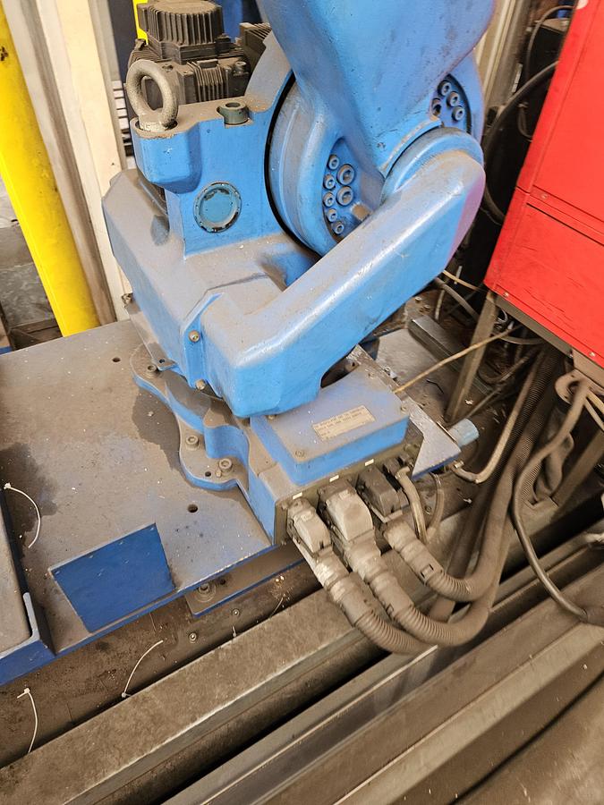 Used 2000 Motoman YR up