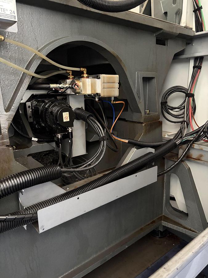 Used 2019 HAAS UMC 500 5-Axis Milling Machine