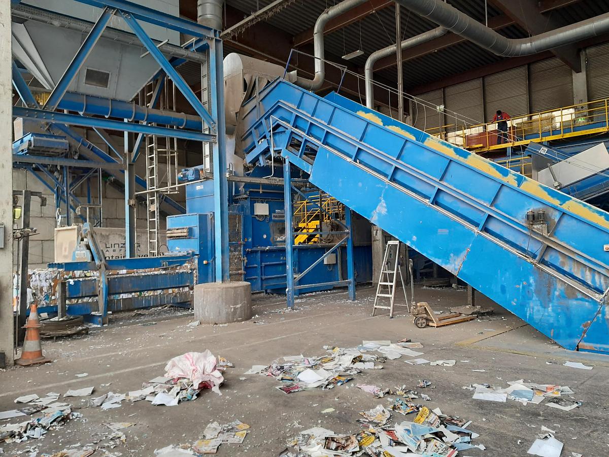 Used 2010  Paal  Konti 275 G baler with chain belt conveyor