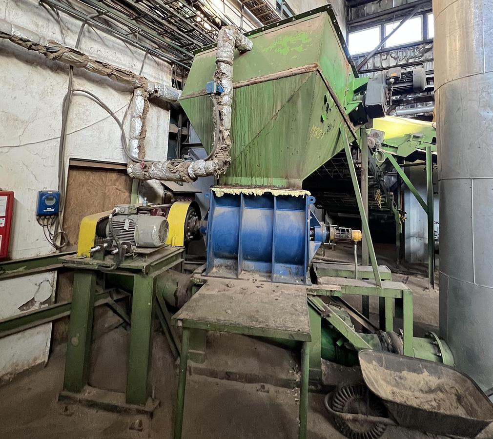 Used Bezner wood chip production line