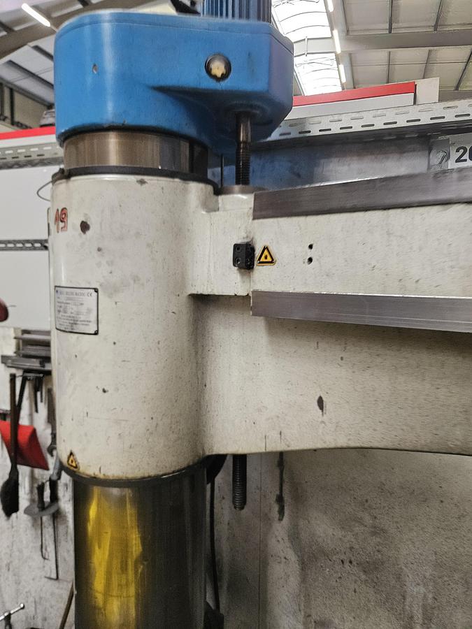 Used 2011 Radial drilling machine