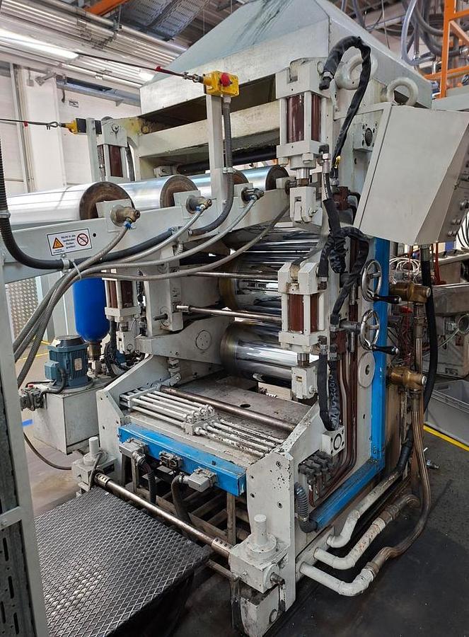 Used 1989 Omipa 90/75/35 Extrusion Line