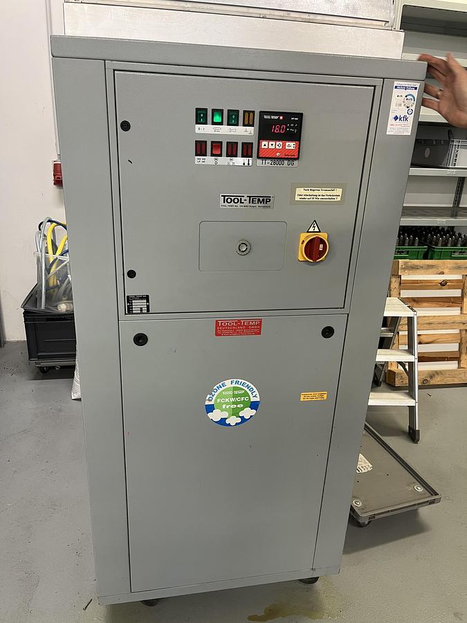 Used TOOL-TEMP TT-28000 DG