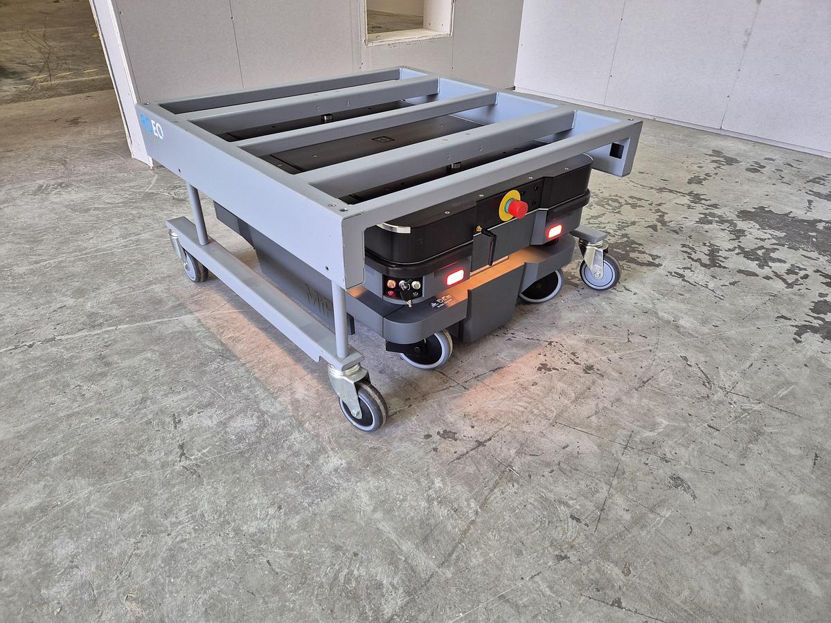 Used 2022 MiR250 Autonomous Mobile Robot (AMR) with ROEQ TML200 Lifter
