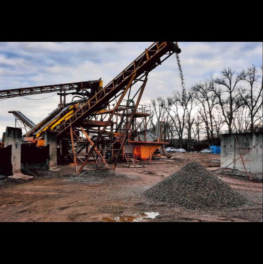 Used Used Semi-Mobile Sand and Gravel Processing Plant 