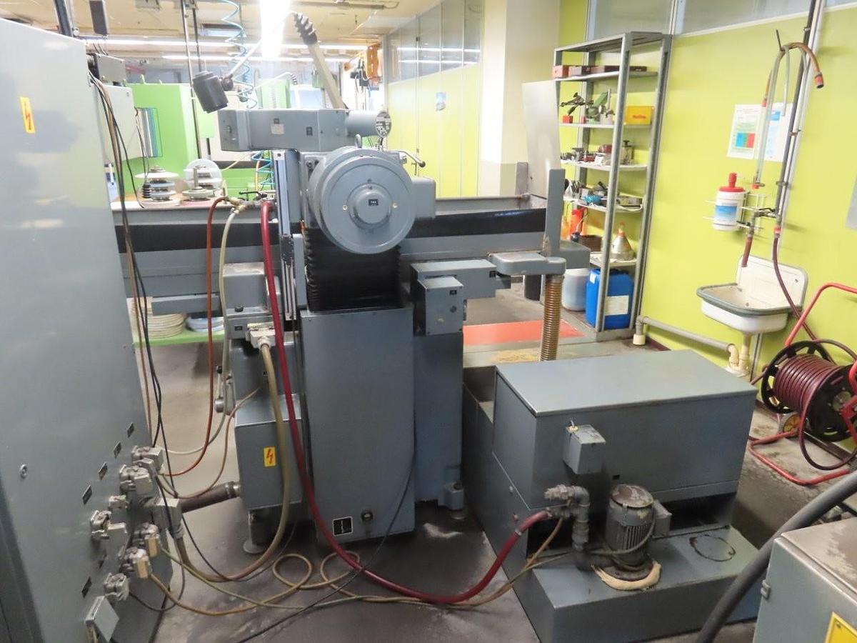 Used 1981 Jung JF 520 Flat and Profile Grinding Machine