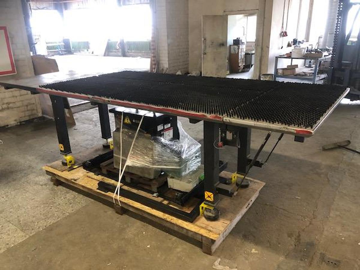 Used 2011 Amada EM2510NT