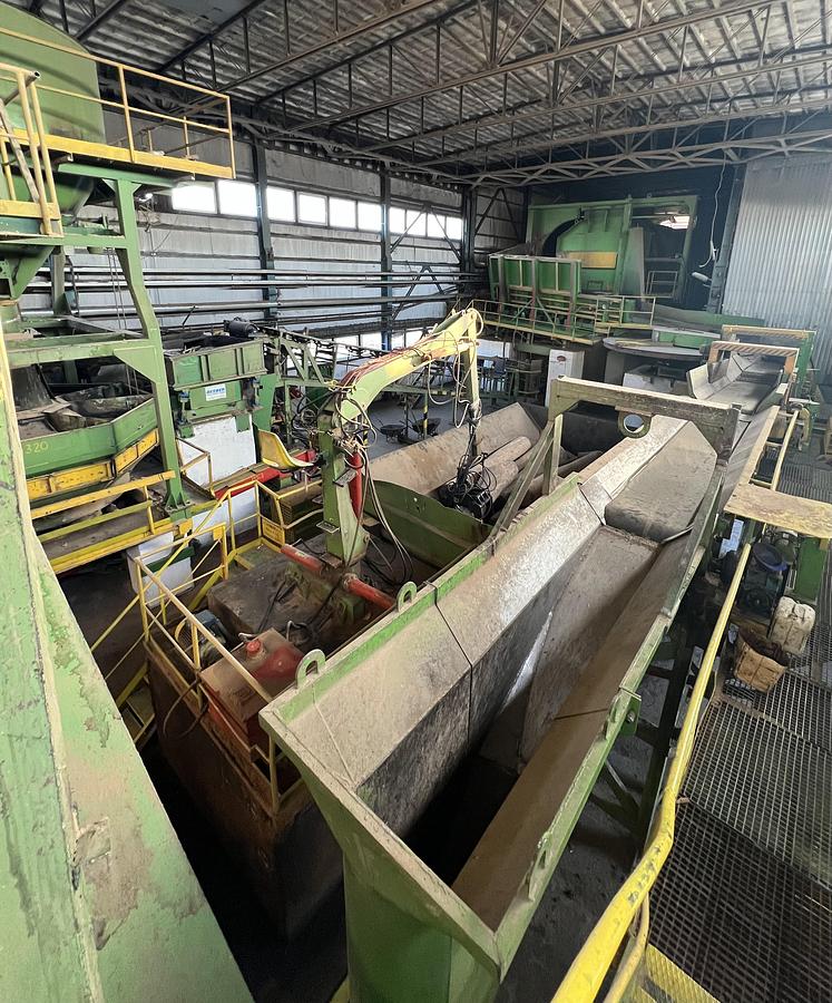 Used Bezner wood chip production line