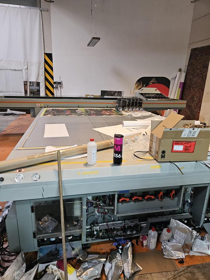 Used 2012 Agfa Anapurna + OCE arizona + printing machines package