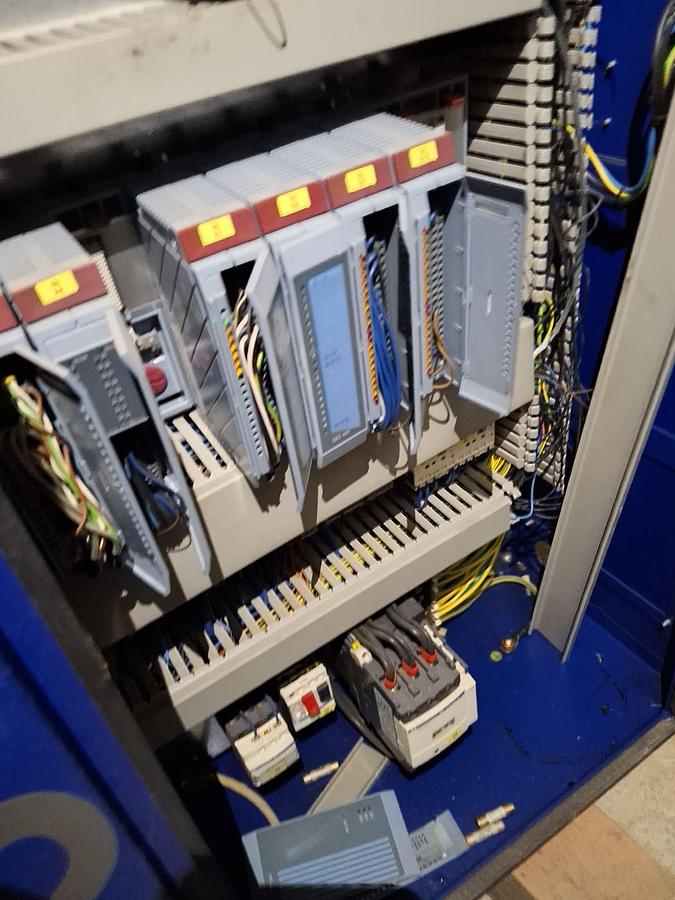 Used 2004 Battenfeld PLUS 350V/75