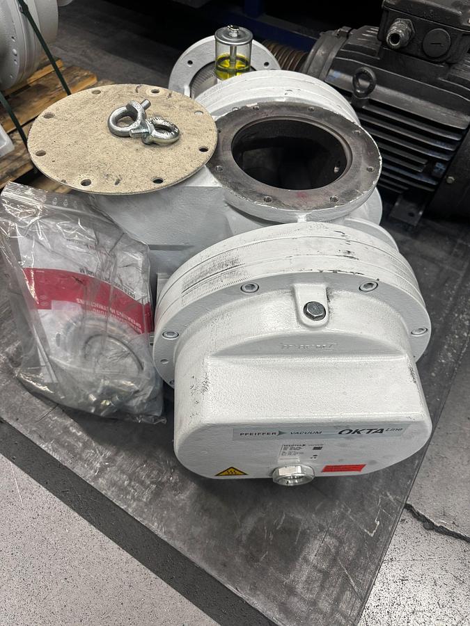 Used Pfeiffer Vacuum Okta 6000 + Okta 1000 
