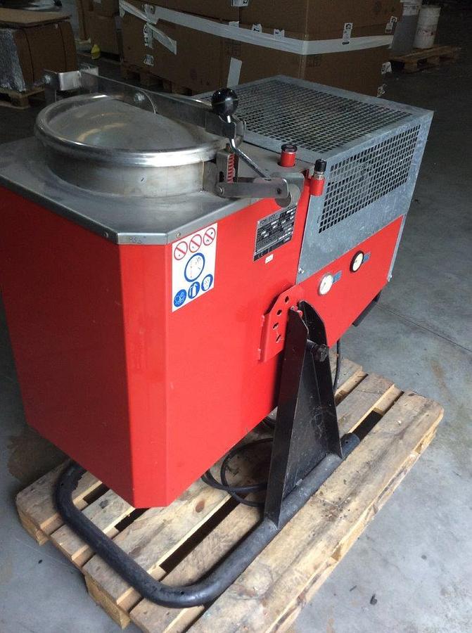 Used 2000 Formeco DV25 AX Cyrel Recycling Machine