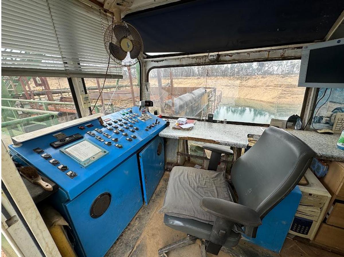 Used - Used Extraction Equipment Package – Dredger, Floating Conveyor System & Hopper Barge