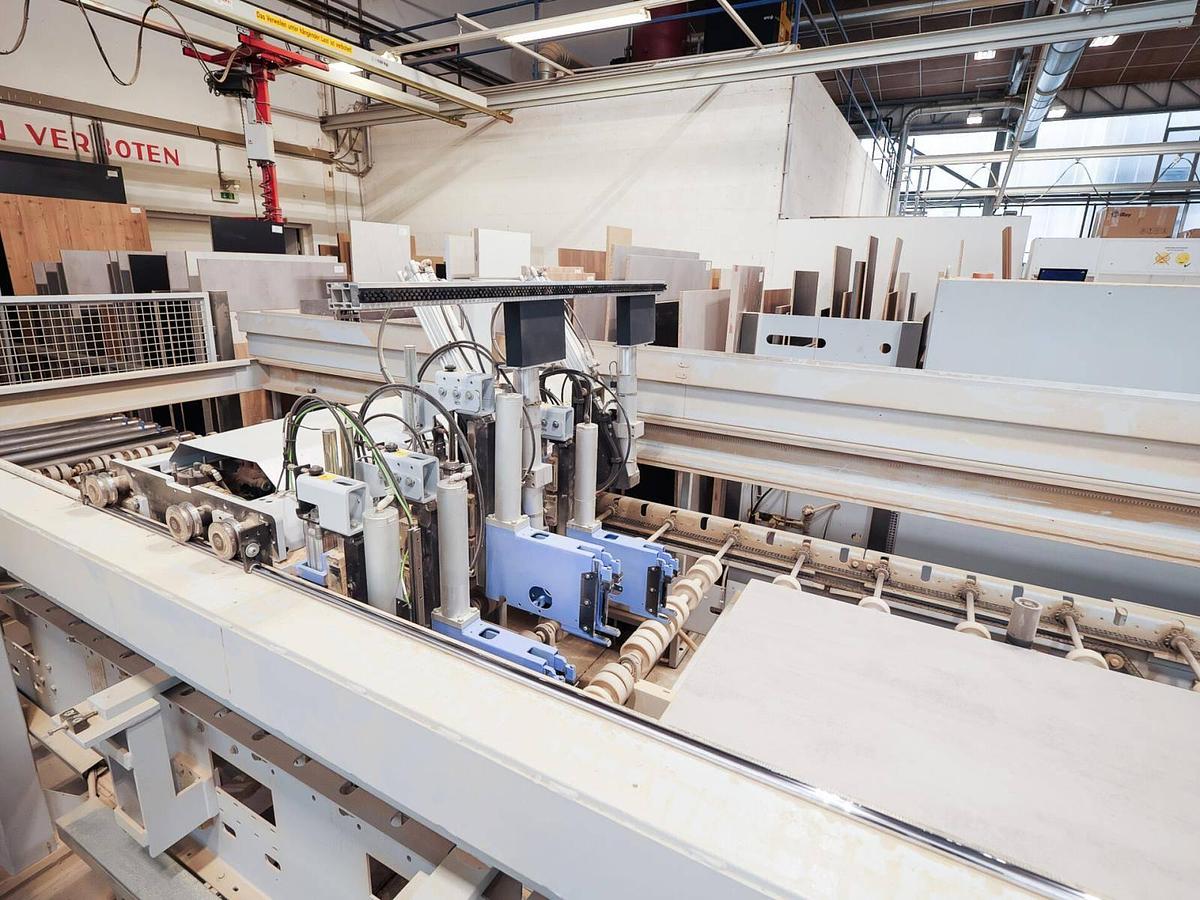 Used 2011 Homag HQP Crosscut Saw with Deep-cut Saw