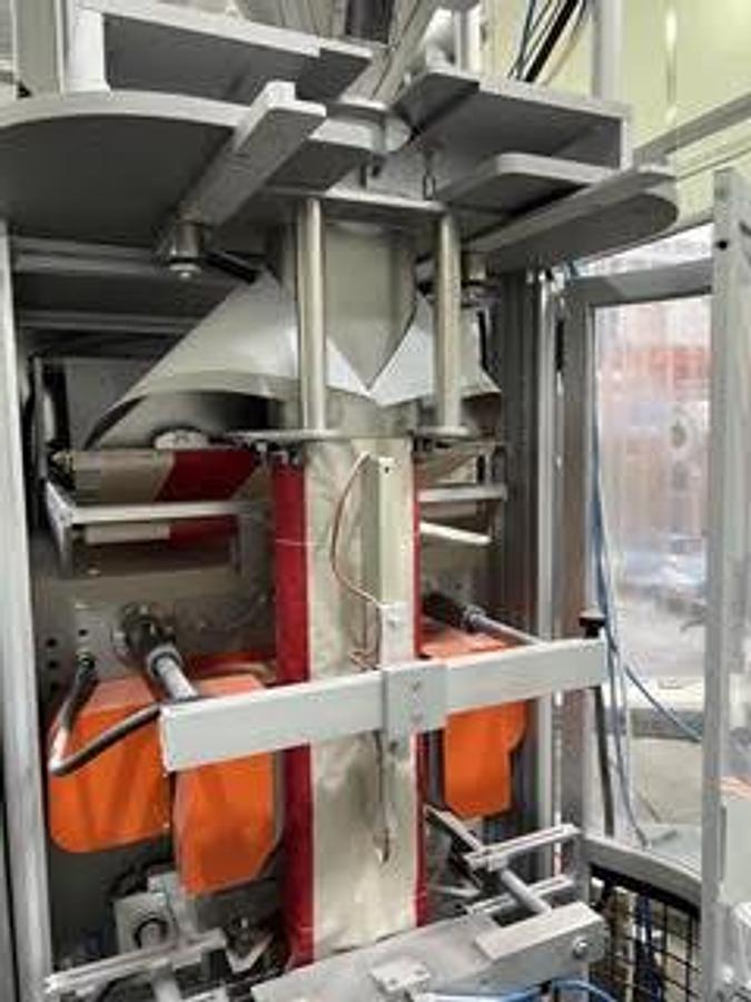 Used 2017 Essegi F700 Syncro VFFS with DV5000 Auger Filler