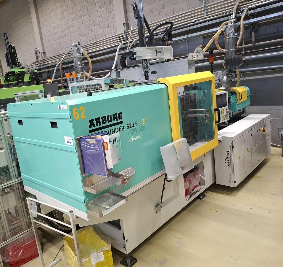Used 2010 Arburg 520S 1500/800 + Robot