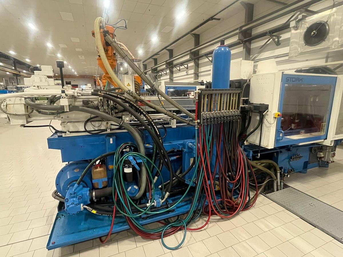 Used 2005 Stork S-2000-850 Injection Molding Machine