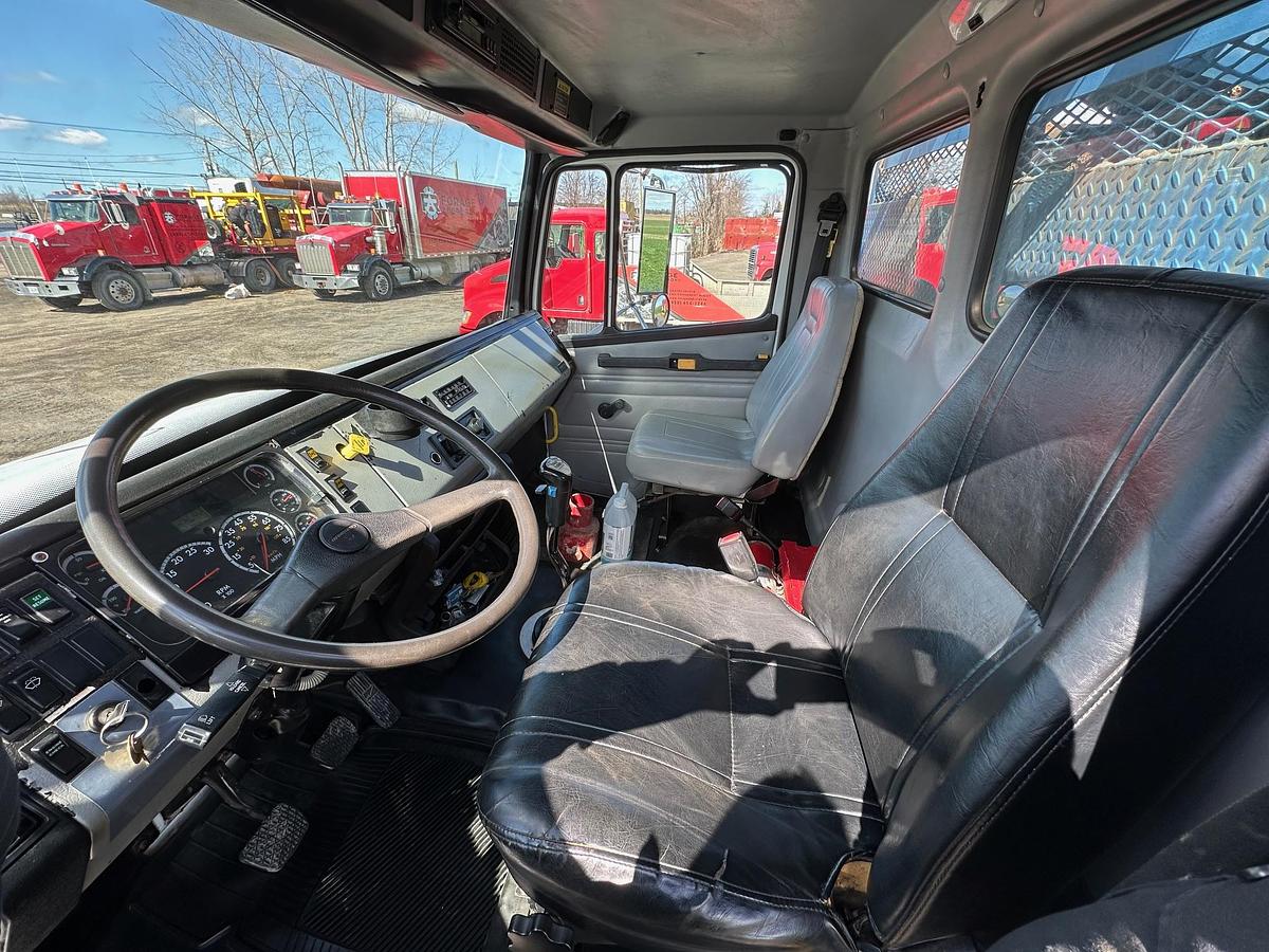 Used 2002 Freight FL80