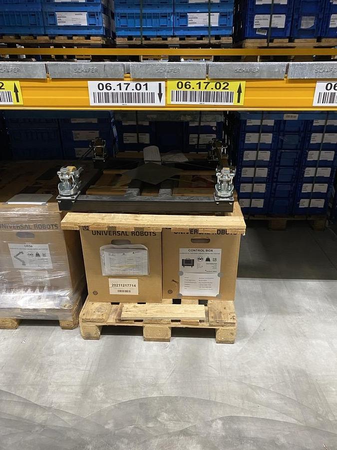 Used Universal Robots UR5e & UR10e Robot Package