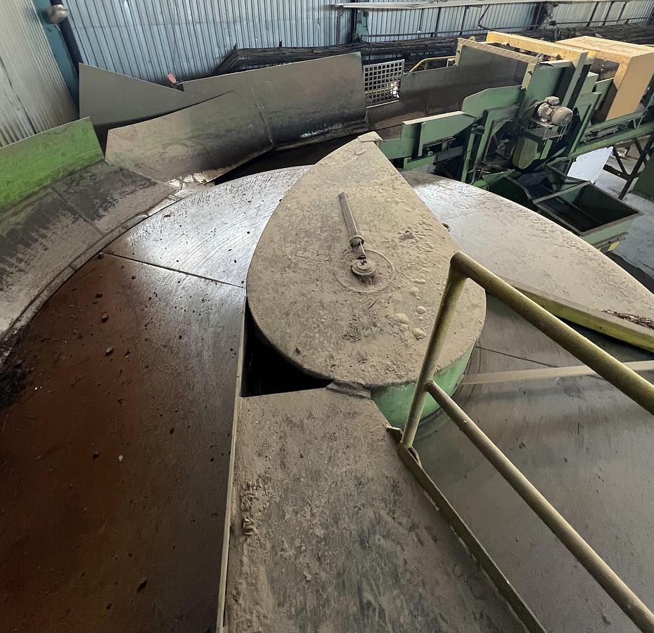 Used Bezner wood chip production line