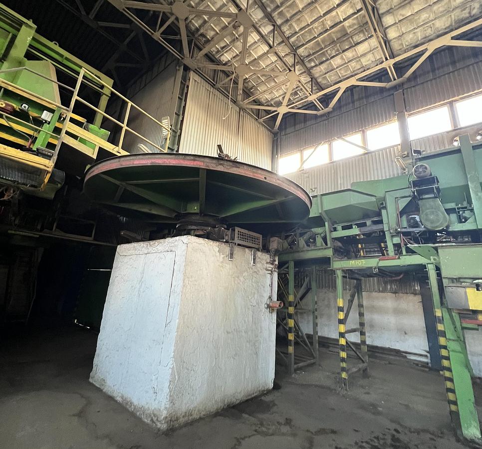 Used Bezner wood chip production line