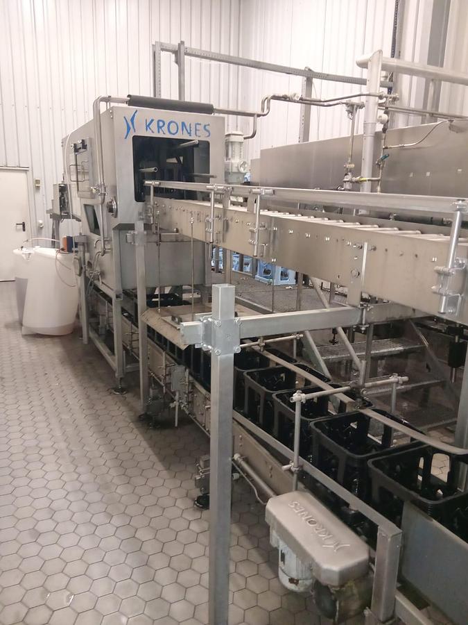 Used 2000 Krones Zierk PET crate washing system