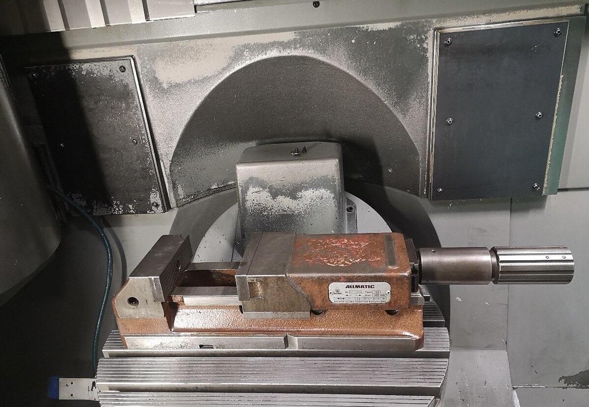 Used Deckel Maho DMU 50 V