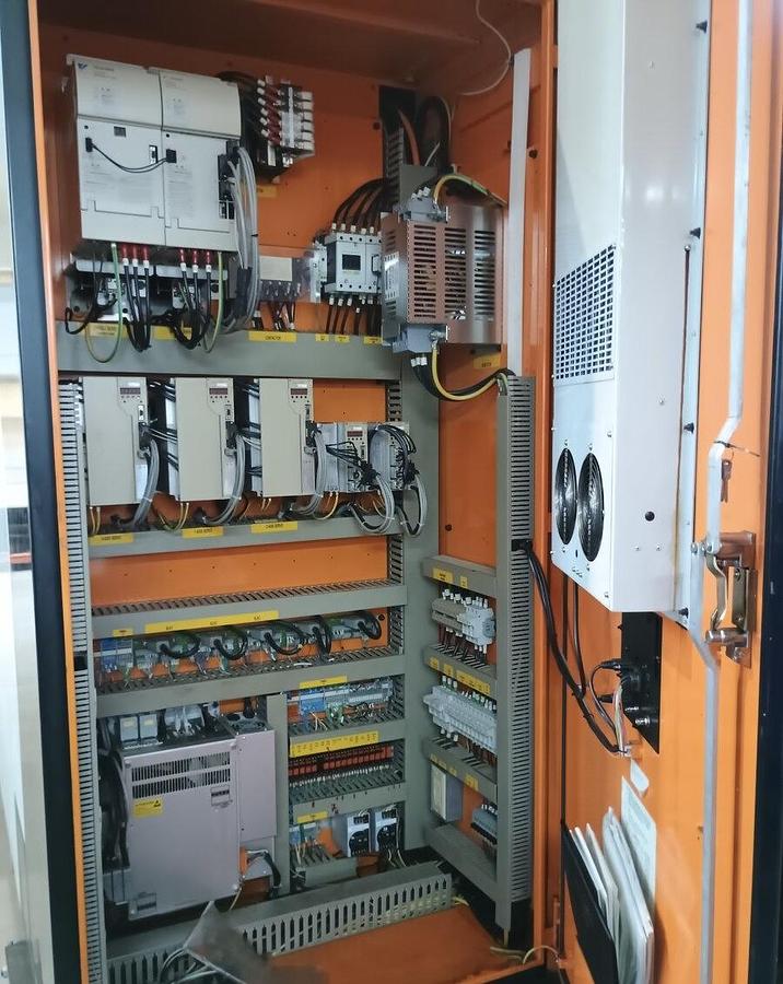 Used 2005 Hurco VTXU