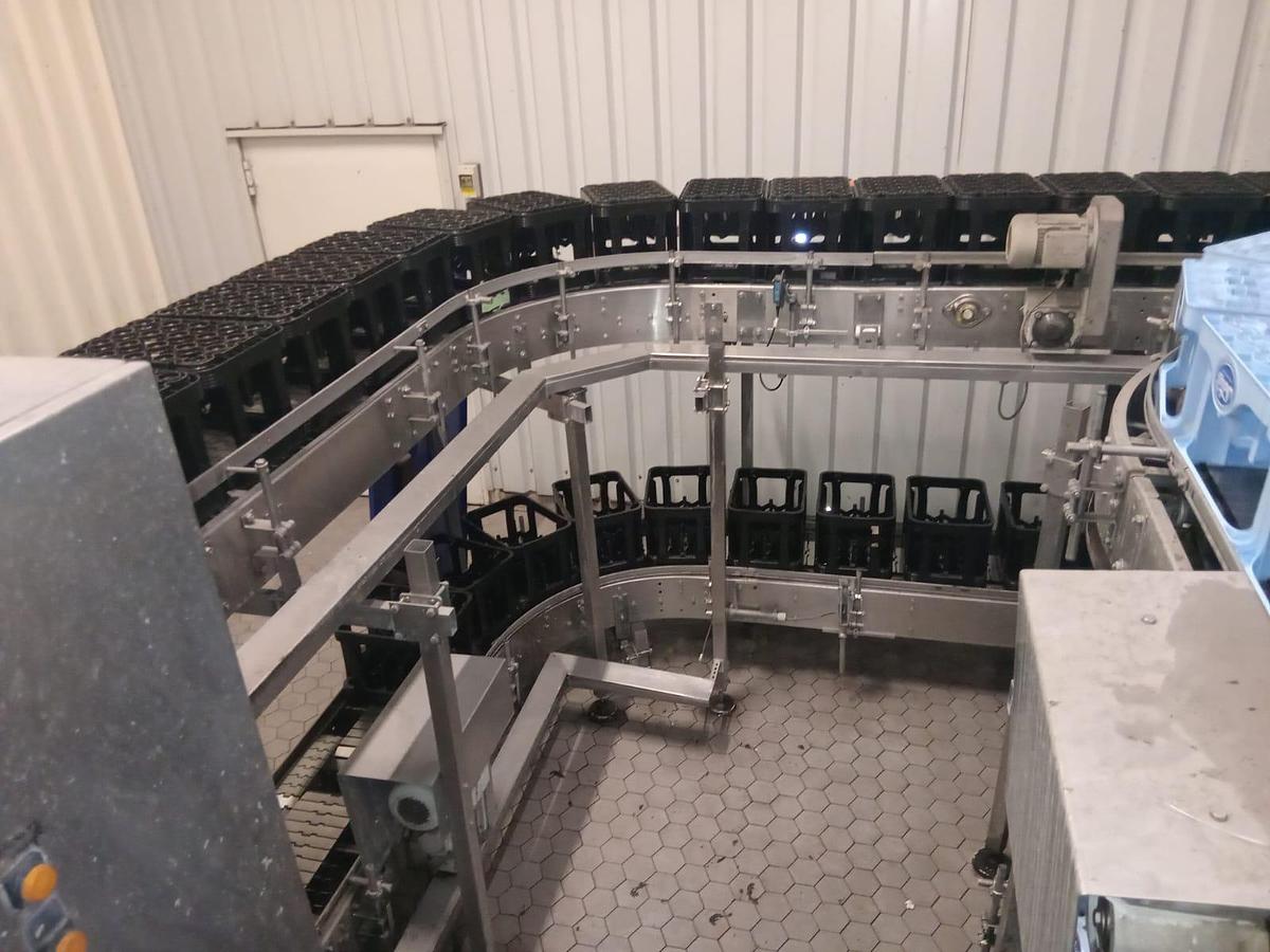 Used 2000 Krones Zierk PET crate washing system