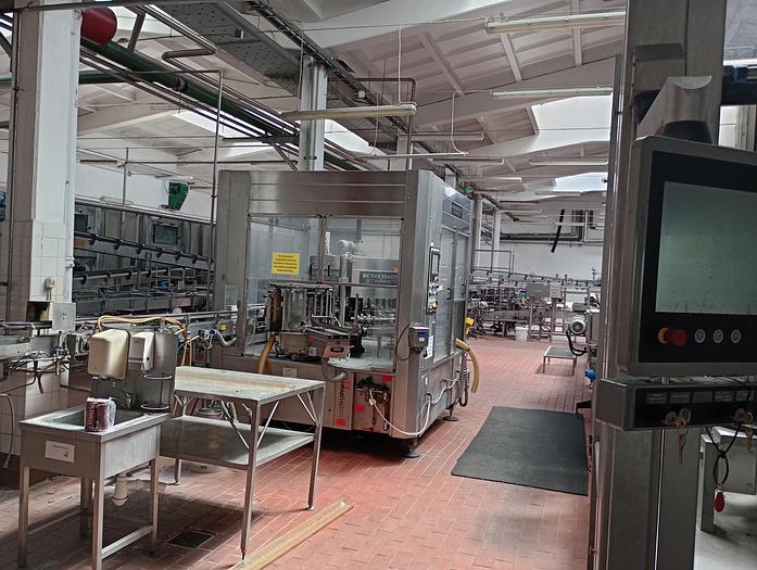 Used BOTTLE FILLING LINE 24.000 bottles/hour