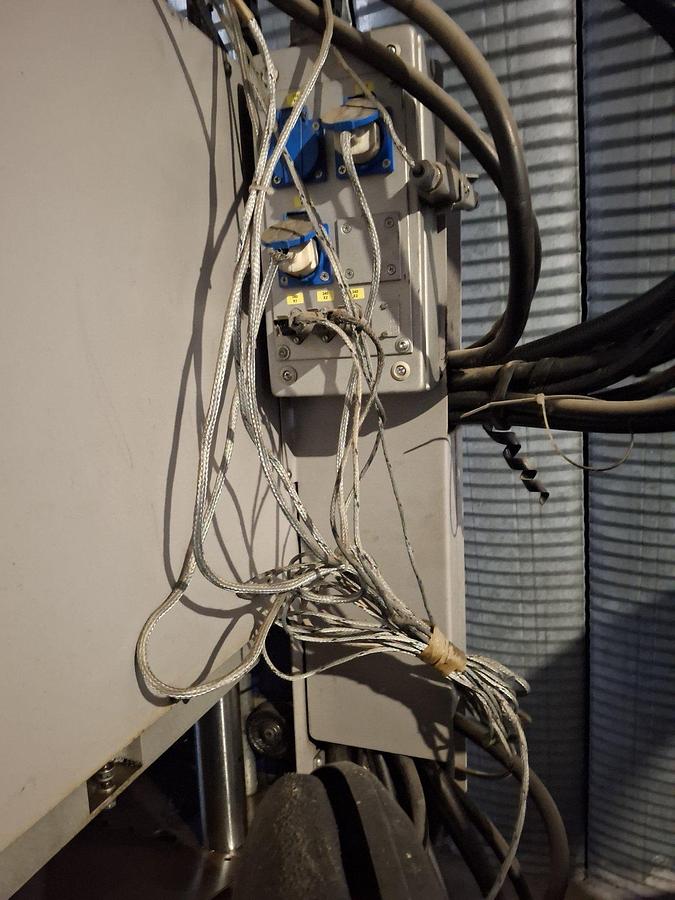 Used 2004 Battenfeld PLUS 350V/75