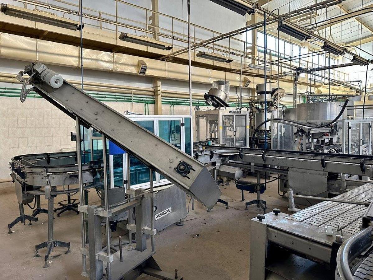 Used Used KRONES carbonated bottling line