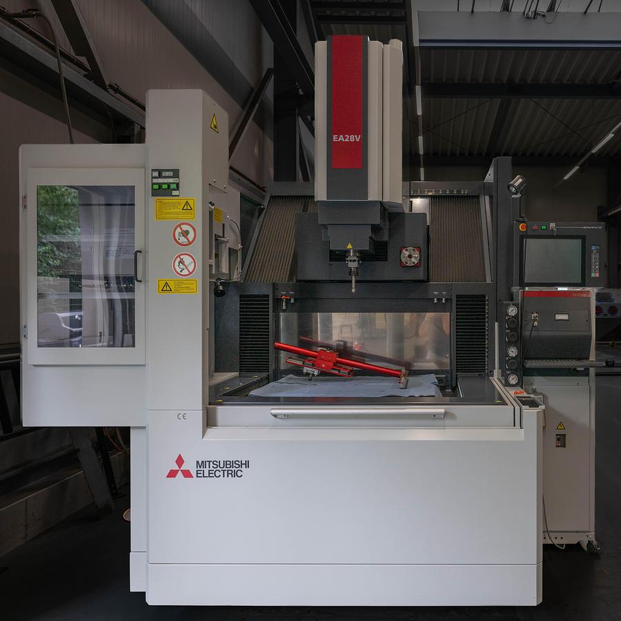 Used Mitsubishi EA28V Advance