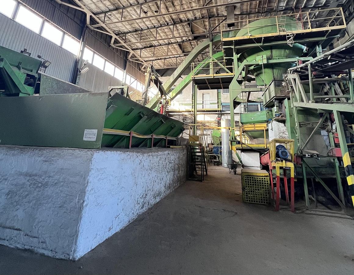 Used Bezner wood chip production line