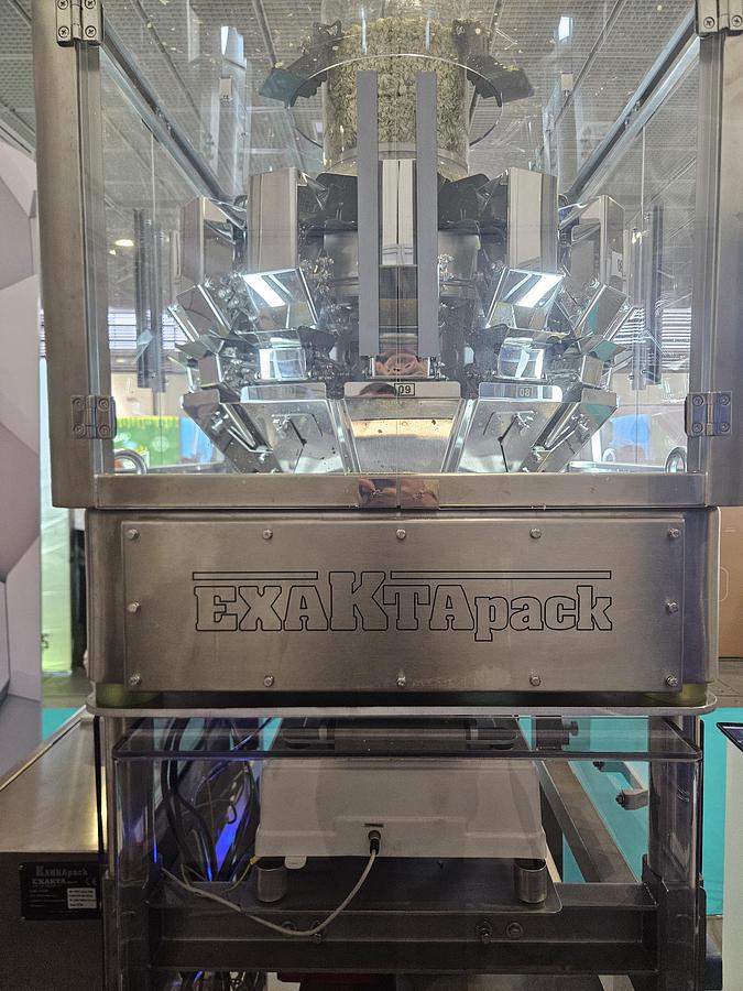 Exactpack weighing and filling machine