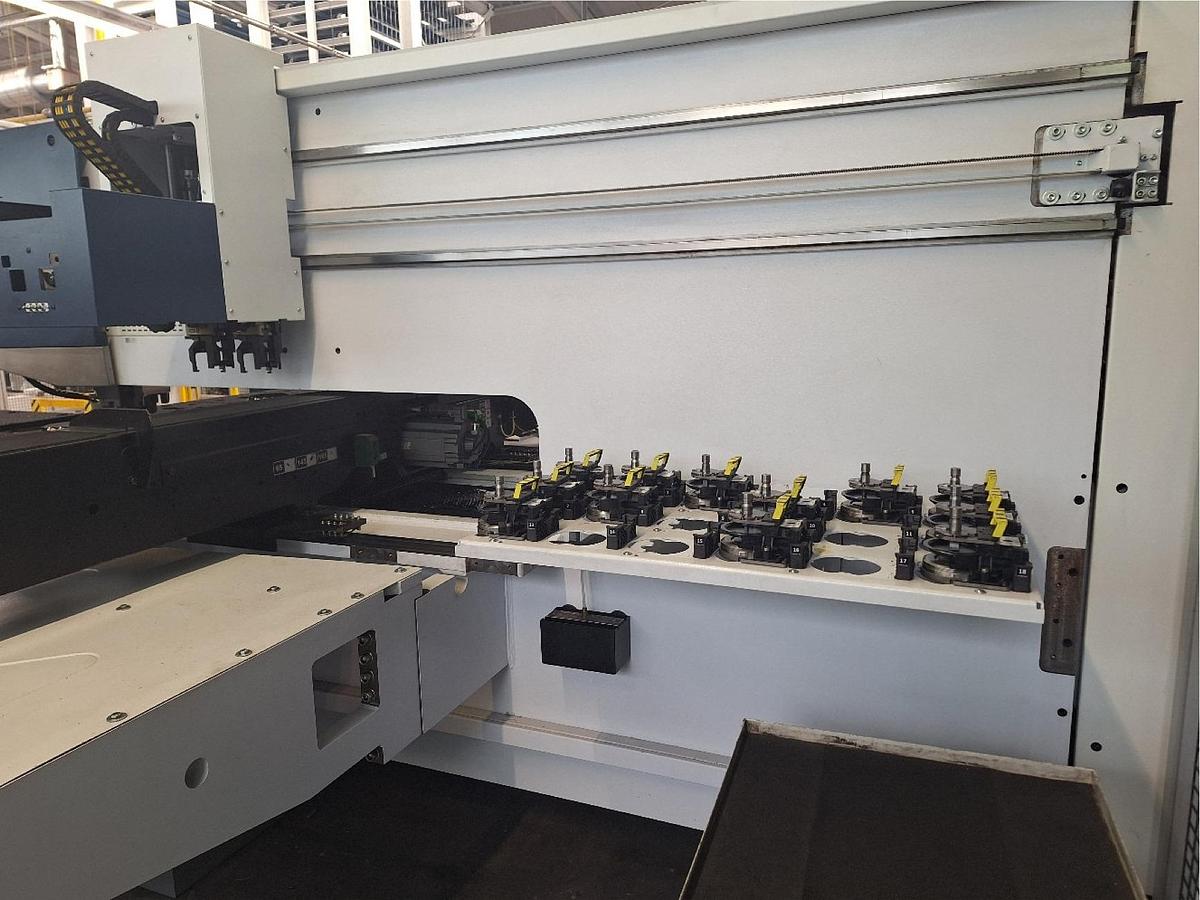 Used 2015 TRUMPF TruPunch 5000 CNC Punching Machine