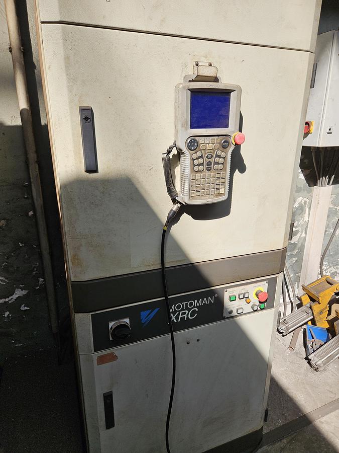 Used 2000 Motoman YR up