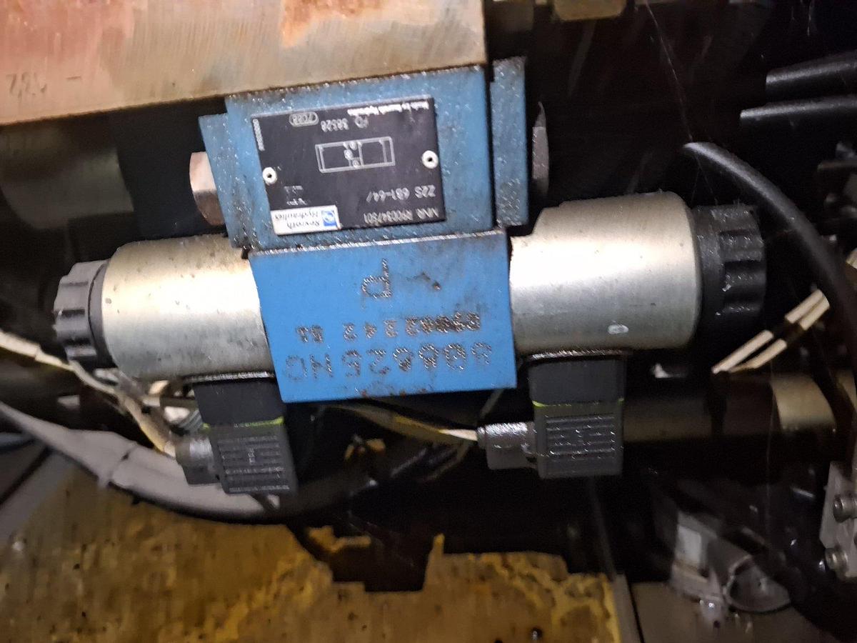 Used 2004 Battenfeld PLUS 350V/75