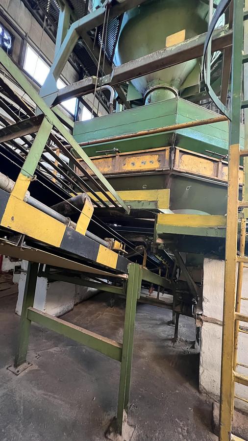 Used Bezner wood chip production line