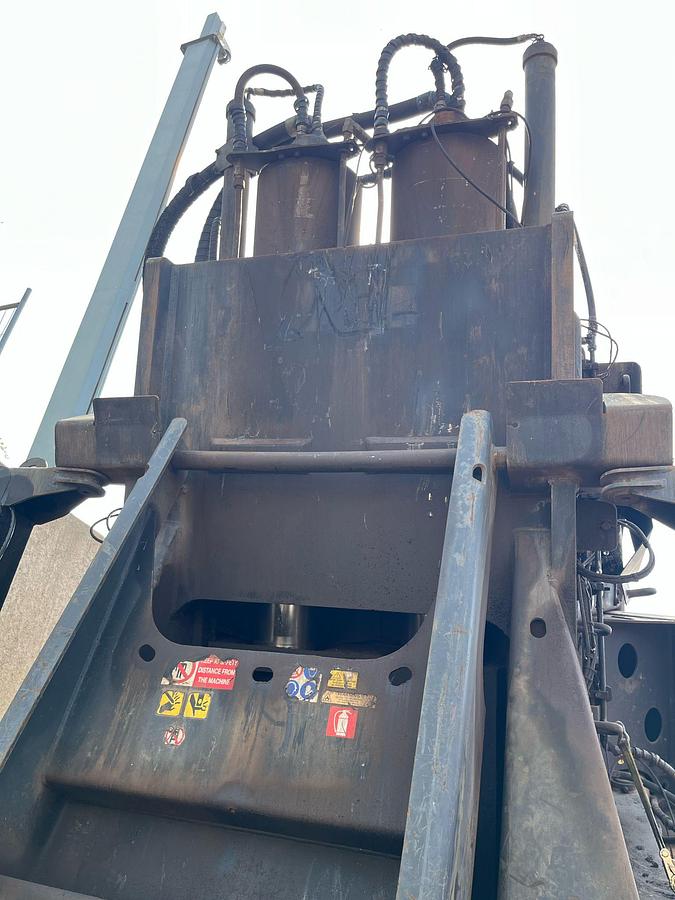 Used Bonfiglioli Scrap shear