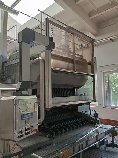 Used BOTTLE FILLING LINE 24.000 bottles/hour