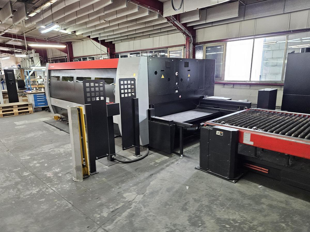 Used 2018 Amada FLC3015 AJ-C2R