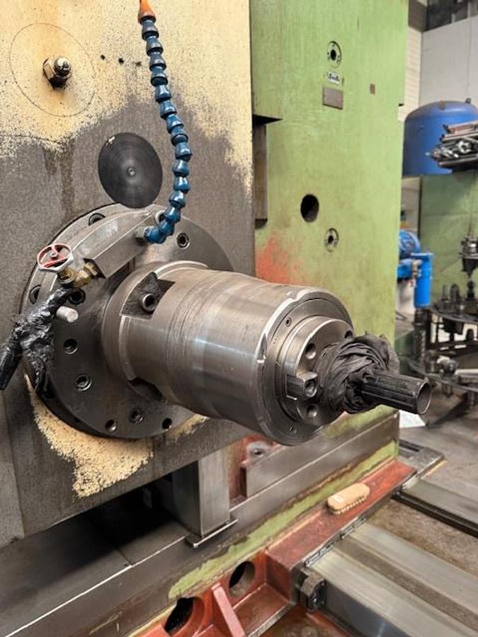 Used 1995 TOS WHQ 13.8 CNC