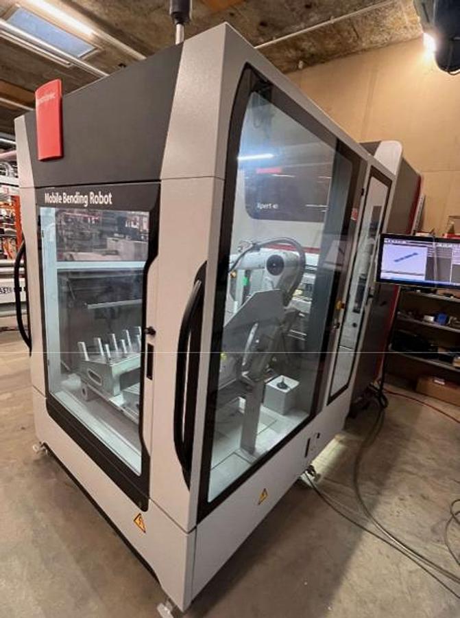Used 2019 Bystronic Xpert 40/1030 with KUKA Robot Cell