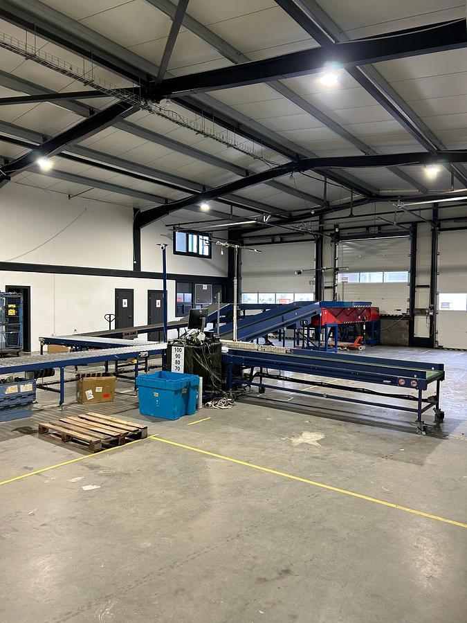 Used Used Driven Roller Conveyor System with Telescopic Conveyors and Weighing Stations
