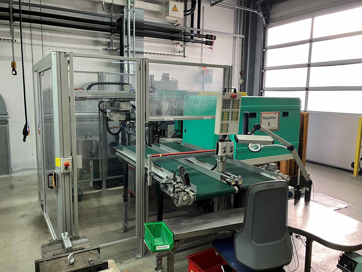 Used 2008  Arburg ALLROUNDER 370 S Wax Spraying Machine