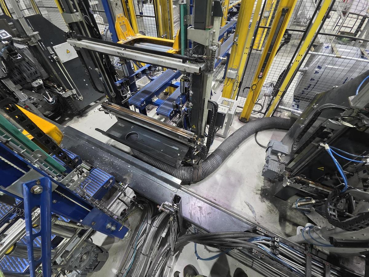 Used Tentoma RoRo StretchPack Semi-flow Packaging Machine