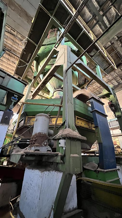 Used Bezner wood chip production line